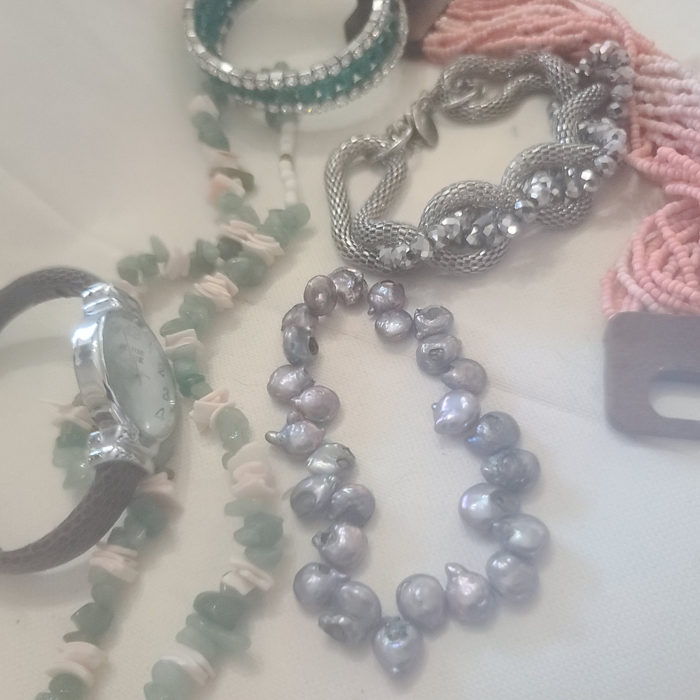 Elegant Silver and Pink Pearl Necklace